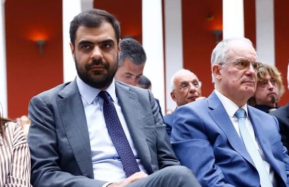 Κυβέρνηση: «Σεβαστή η όποια άποψη του Προέδρου»