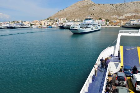 Σαλαμίνα: Αυτοκίνητο έπεσε στη θάλασσα από την προβλήτα – Νεκρός ο οδηγός