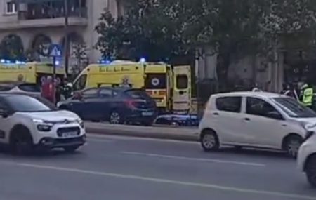 Κηφισίας: Τροχαίο με παράσυρση πεζού – Δύο τραυματίες