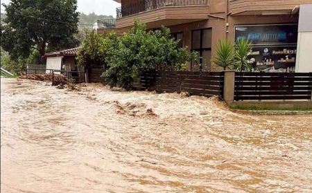 Ήπειρος: Πλημμύρες και ρέματα που έγιναν ποτάμια – Ήχησε 112