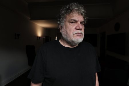 Γιάννης Κακλέας στο ΒΗΜΑ: «Έχω απιστήσει σε πολλά που πίστευα»