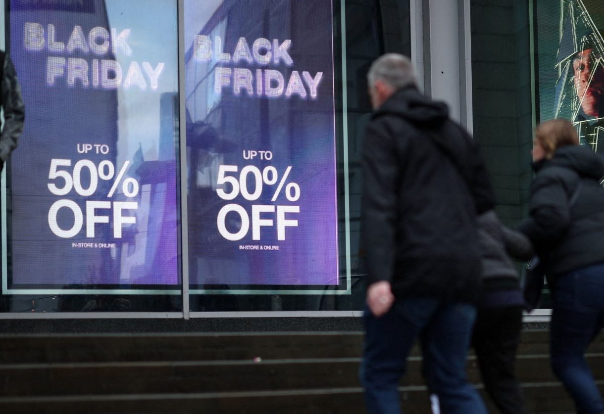 Η Black Friday που έγινε Black Month και η εξήγηση για τα ποσοστά των εκπτώσεων