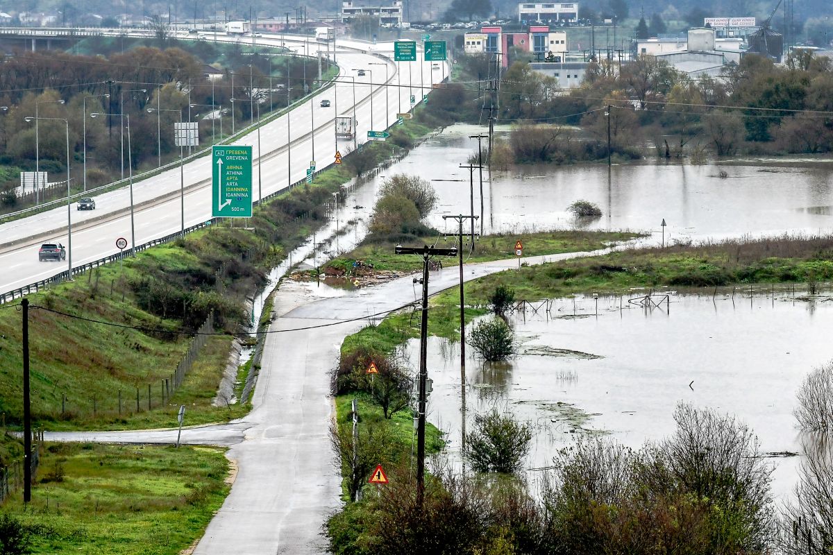 Ερχονται έντονα φαινόμενα στην Αττική – Πού θα πέσουν πάνω από 150 τόνοι νερού