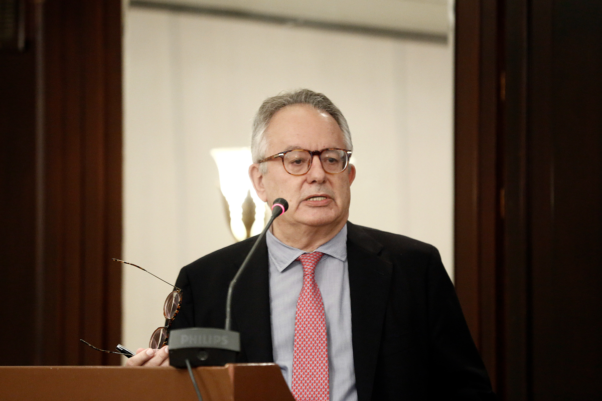 Νίκος Αλιβιζάτος στο «ΒΗΜΑ»: «Δημοκρατία σημαίνει σαφείς και προβλέψιμοι νόμοι»