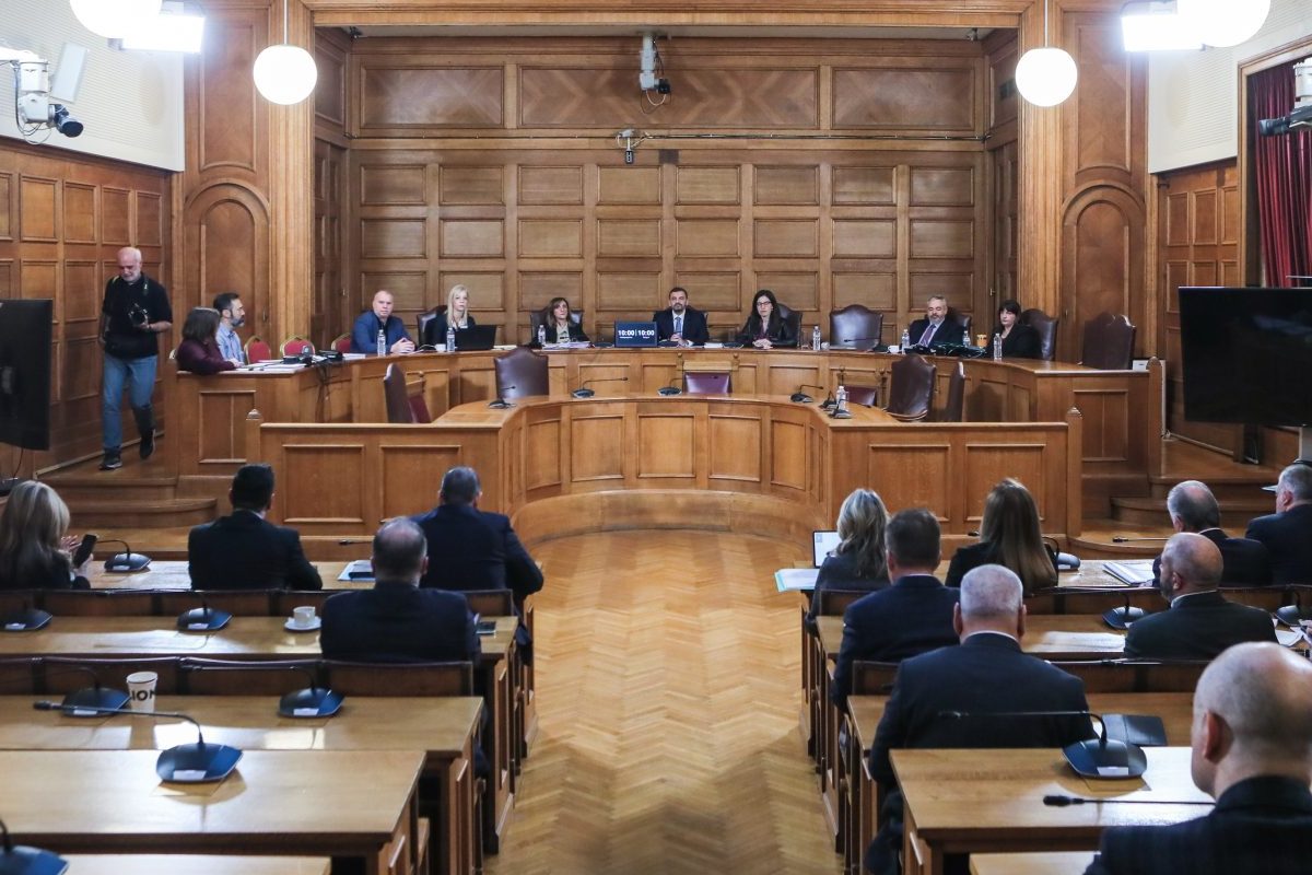 Υποκλοπές, μια πληγή που πυορροεί