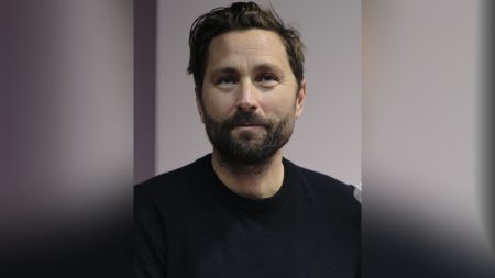 Κουίν Σλομπόντιαν: Πρόκληση για τη δημοκρατία η συμμαχία Ακροδεξιάς και ωμού νεοφιλελευθερισμού