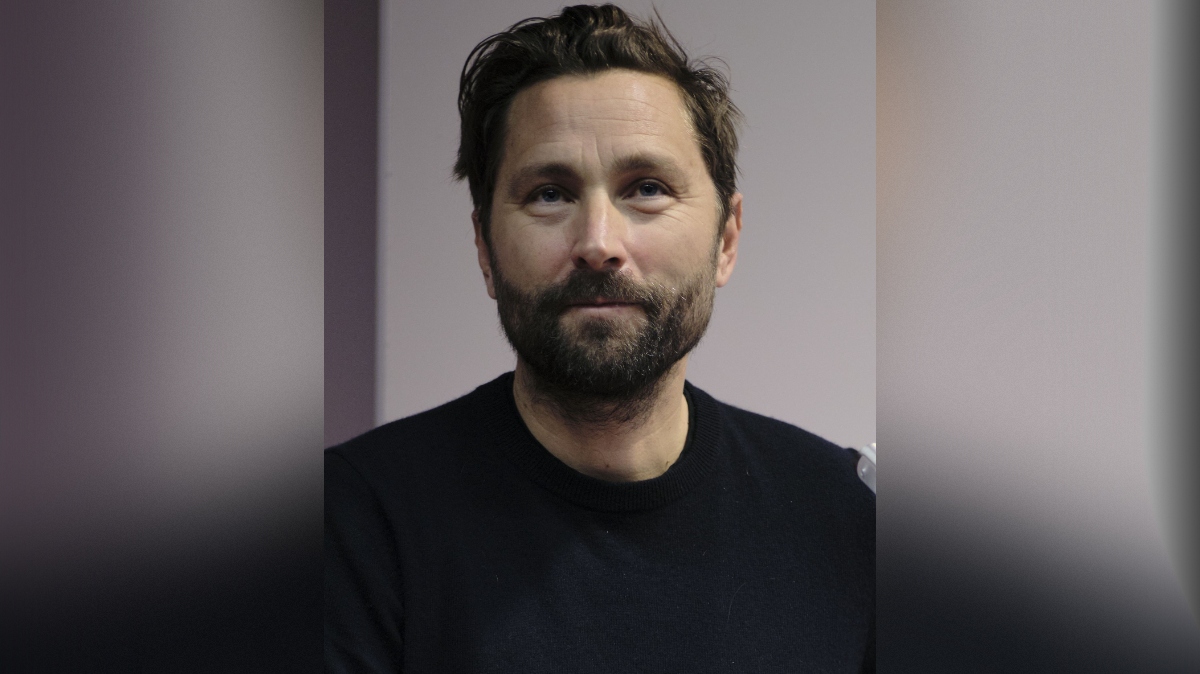 Κουίν Σλομπόντιαν: Πρόκληση για τη δημοκρατία η συμμαχία Ακροδεξιάς και ωμού νεοφιλελευθερισμού