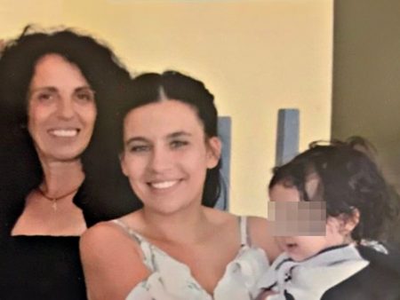 Ελένη Κρεμαστιώτη: «Η Ερατώ μεγαλώνει το παιδί, εγώ απλά το προσέχω»