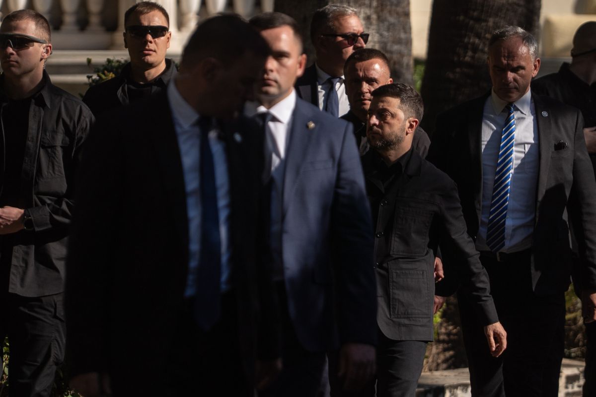 Ζελένσκι: Θα δεχτεί την ειρήνη του Τραμπ ή θα ρισκάρει με την Ευρώπη; Οι μυστικές συνομιλίες