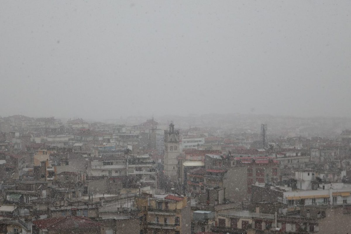 Καιρός: «Σε Red alert από σήμερα το βράδυ η χώρα για 48 ώρες» – Δυναμώνουν οι βροχές