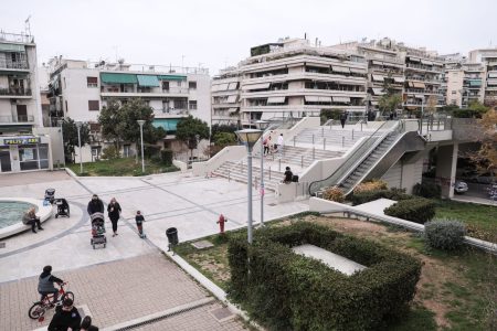 Δήμος Νέας Σμύρνης: Αγνόησε το νόμο Βορίδη, μονιμοποίησε εργαζομένους