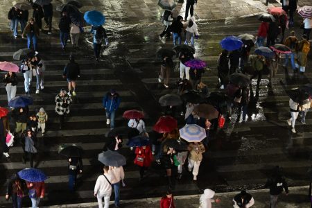 Κακοκαιρία Adel: Σαρώνει την Αττική – Προβλήματα στους δρόμους