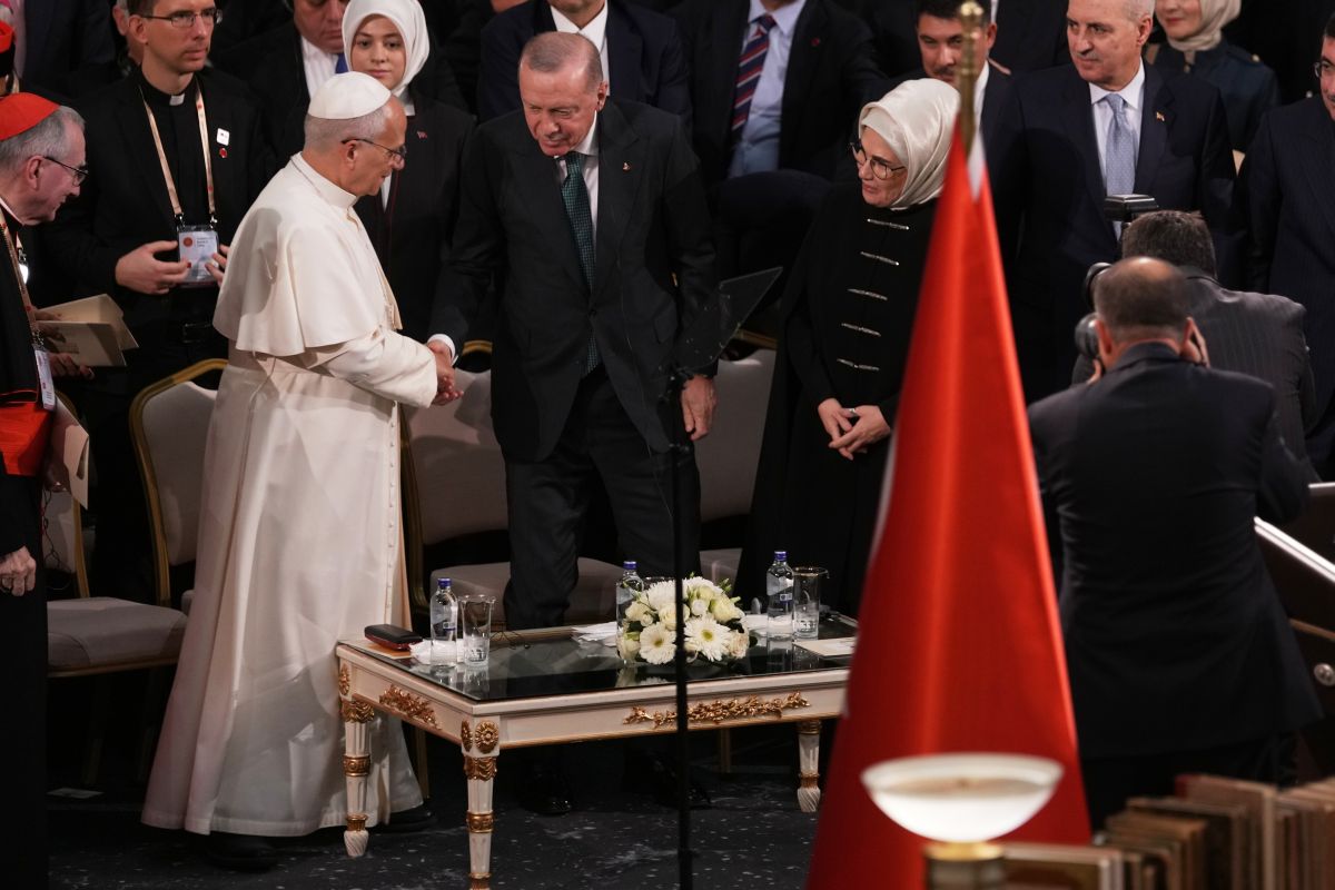 Πάπας Λέων στον Ερντογάν: «Εκπτώχυνση» η ομογενοποίηση της τουρκικής κοινωνίας