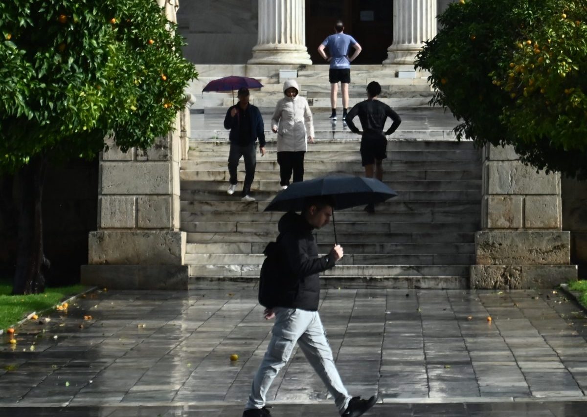 Επιμένει και το Σάββατο η κακοκαιρία Adel – Πότε φτιάχνει ο καιρός στην Αττική