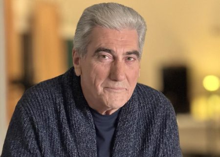 Ο Νίκος Νικολάου μπαίνει στη «Γη της ελιάς»