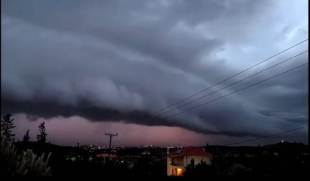 Κακοκαιρία «Adel»: Όταν ο αττικός ουρανός καλύφθηκε από shelf cloud [Βίντεο]