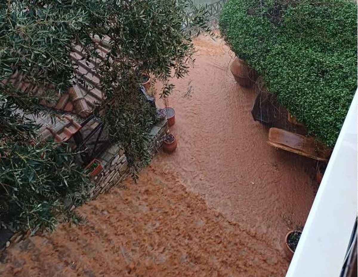 Κακοκαιρία Adel: Καταστροφές στη Θάσο, πλημμύρισαν νεκροταφεία, ξηλώθηκαν δρόμοι