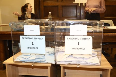 Εκλογές ΔΣΑ: Αναστασόπουλος και Κουτσόλαμπρος στον β’ γύρο