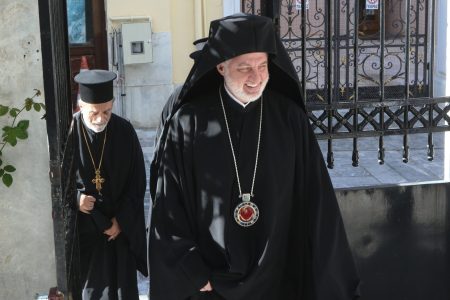 Επίσκεψη Ελπιδοφόρου στην Αθήνα – Συναντήσεις με ΠτΔ, Μητσοτάκη και Ιερώνυμο