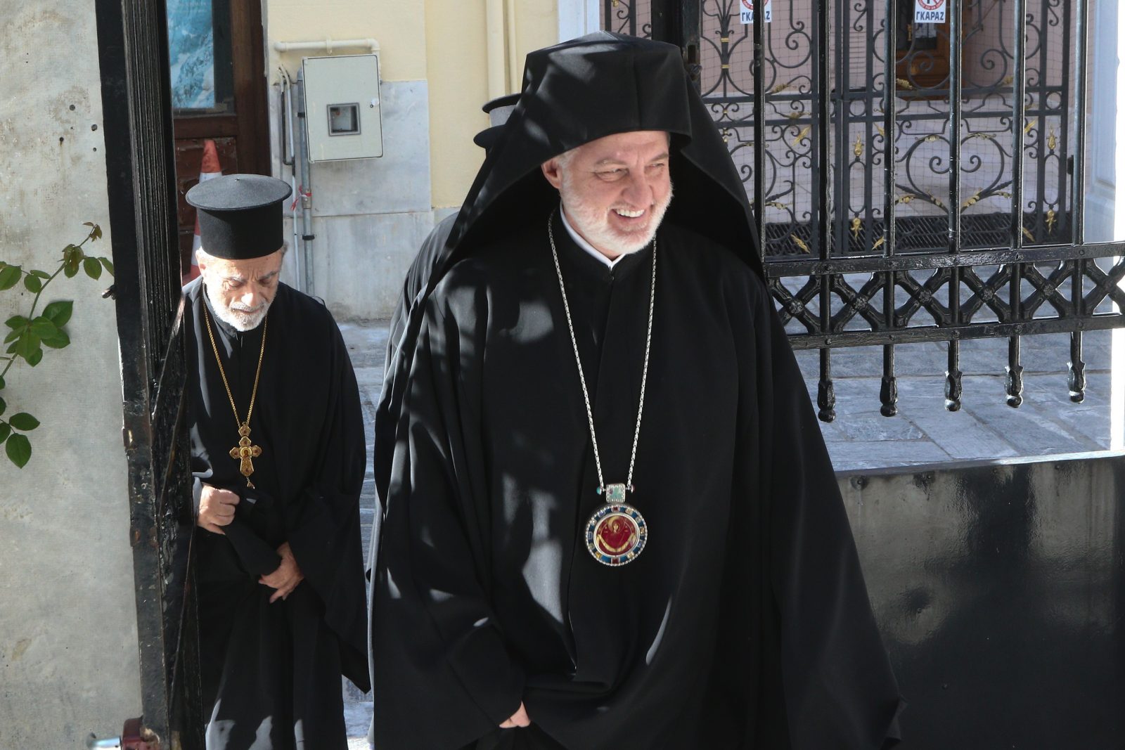 Επίσκεψη Ελπιδοφόρου στην Αθήνα – Συναντήσεις με ΠτΔ, Μητσοτάκη και Ιερώνυμο