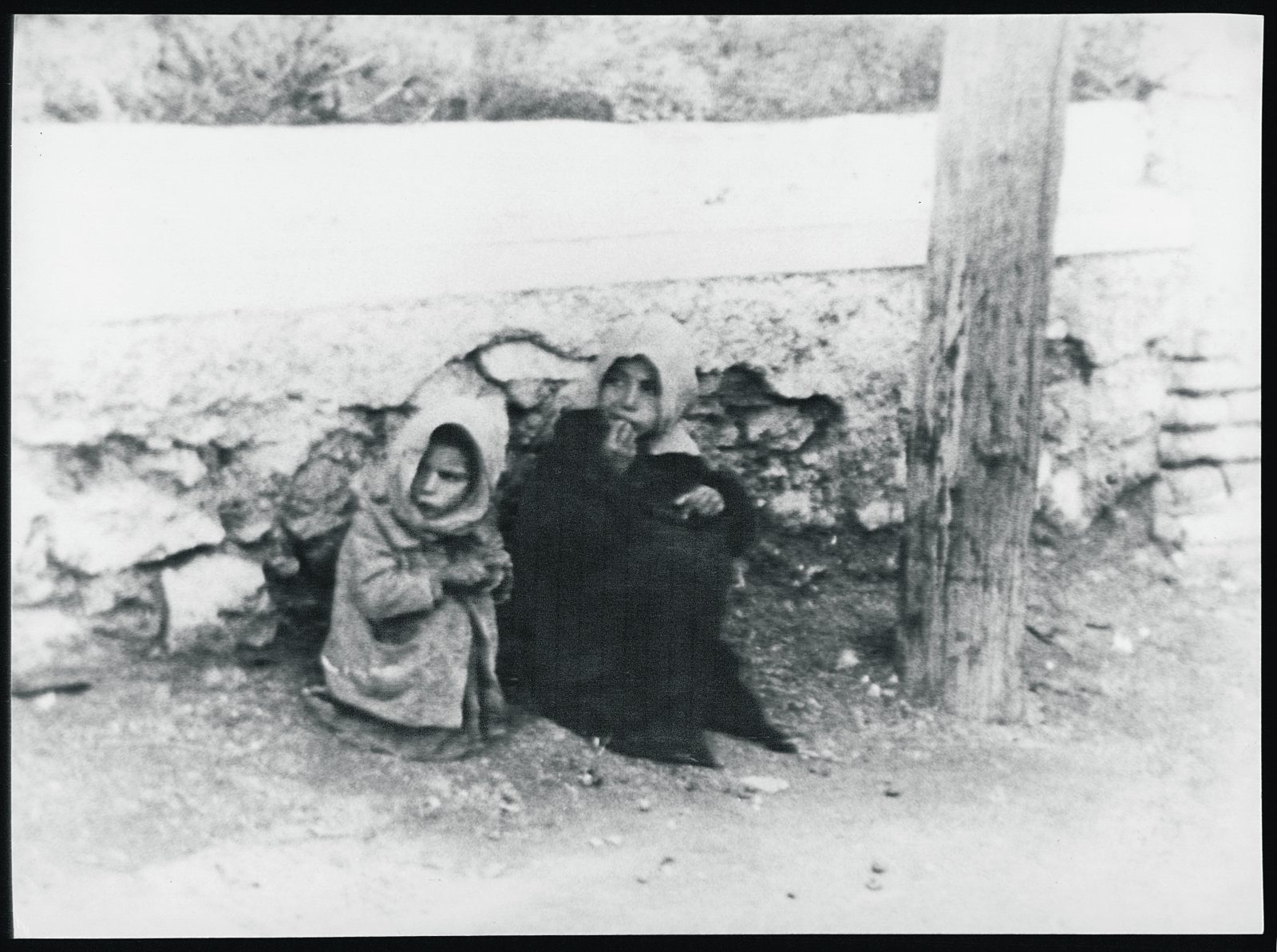 Κατοχή: Εχτιζαν σχολεία μέσα στον πόλεμο – Εμείς τι δικαιολογία έχουμε;