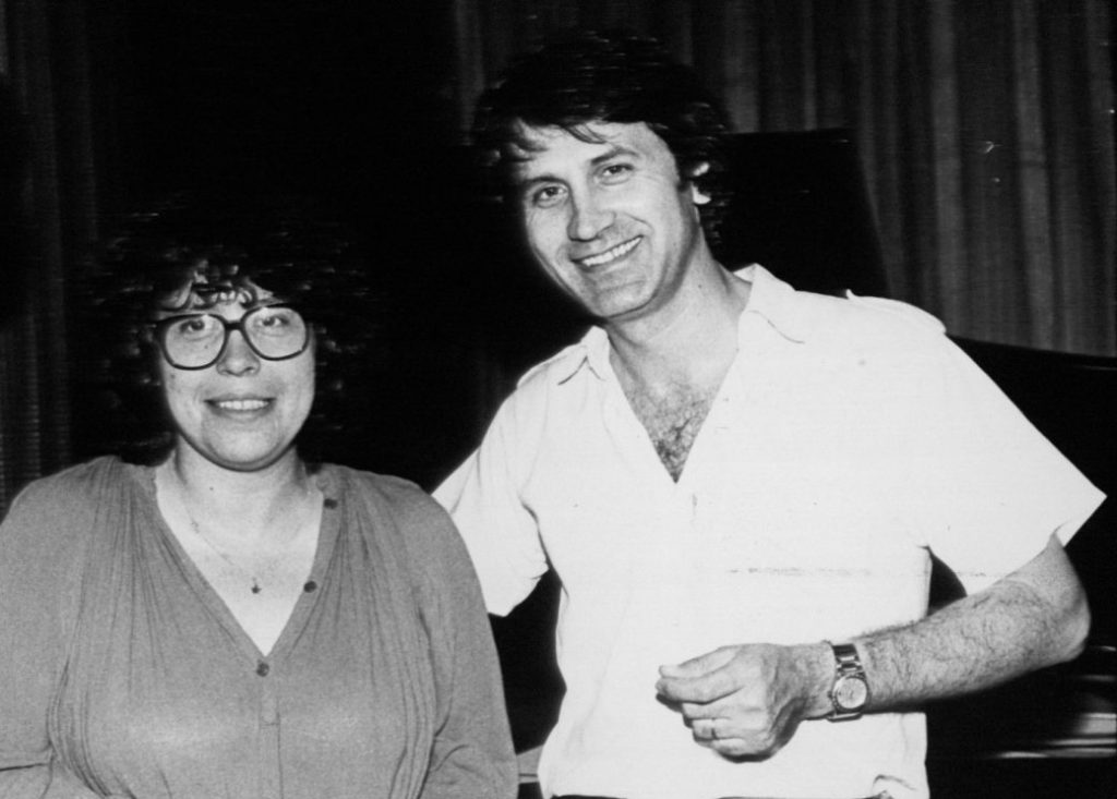 Οταν η Ασφάλεια «φακέλωνε» Νταλάρα και Γαλάνη ως δραστηριοποιούμενους υπέρ της ΚΝΕ