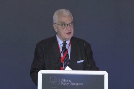 Γ. Πρετεντέρης στο Συνέδριο Βήματος: «Μας πληγώνει η αδυναμία της Ευρώπης να διαδραματίσει καθοριστικό γεωπολιτικό ρόλο»