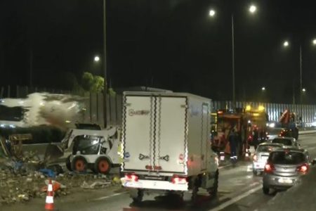 Χάος στον Κηφισό μετά από τροχαίο – Δύο τραυματίες