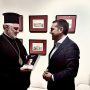 Συνάντηση Τσίπρα με τον Αρχιεπίσκοπο Αμερικής Ελπιδοφόρο – Του έκανε δώρο την «Ιθάκη»