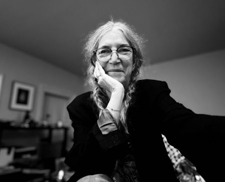 Η θρυλική Πάτι Σμιθ έρχεται στο Δημοτικό Θέατρο Λυκαβηττού