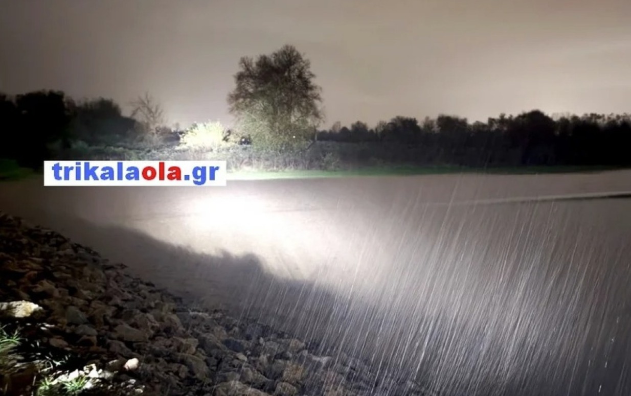 Κακοκαιρία Byron: Υπερχείλισε ο Πηνειός – Πλημμύρισαν χωράφια σε Βαλομάνδρι και Ρόγγια