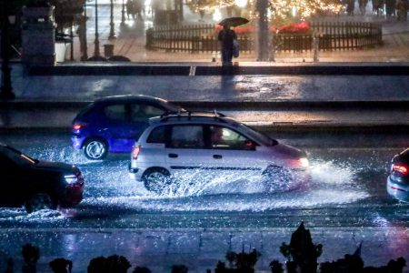 Κακοκαιρία Byron: Σε ποιους δρόμους έχει διακοπεί η κυκλοφορία