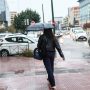 Καιρός δύο ταχυτήτων πριν τις γιορτές: Βροχές από το Σαββατοκύριακο – Ψυχρή εισβολή στο προσκήνιο