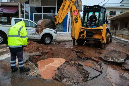 Κακοκαιρία Byron: Γιατί πλημμύρισε ξανά η Μάνδρα – Οι τρεις επικίνδυνοι παράγοντες