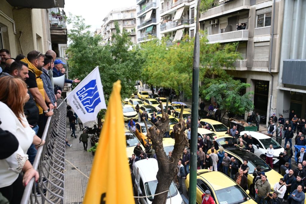 Ανεστάλη η απεργία των ταξί λόγω της κακοκαιρίας