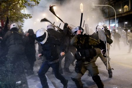 Γρηγορόπουλος: Επεισόδια στο τέλος της μεγάλης πορείας – Δεν άφηναν τον κόσμο να πάει στο μνημείο