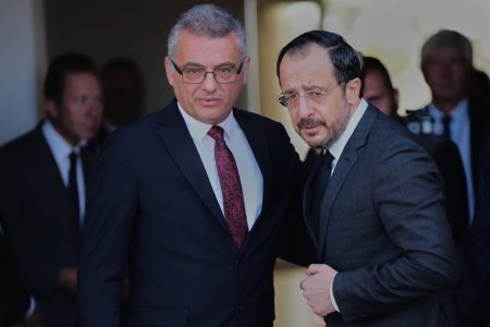 Μετέωρα βήματα για το Κυπριακό: Οι τρεις άξονες Χριστοδουλίδη και ο πονοκέφαλος της Άγκυρας