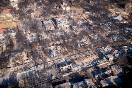 Μέτρα για τους πληγέντες σε Μάτι και Μάνδρα στη σκιά του αγροτικού χάους