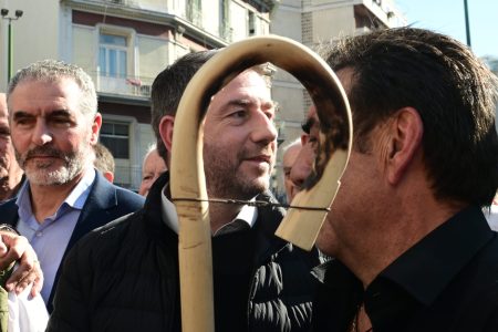 ΠαΣοΚ: Στα μπλόκα του κάμπου ο Ανδρουλάκης