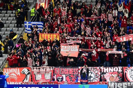 Ολυμπιακός: Οι οπαδοί των ερυθρόλευκων αψήφησαν τους -20 βαθμούς Κελσίου