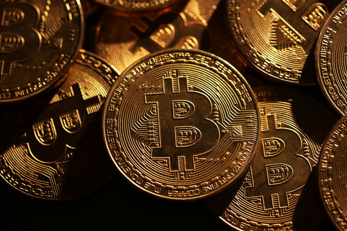 Bitcoin: Από την εκτόξευση στην ελεύθερη πτώση