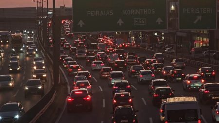 Απροσπέλαστος ο Κηφισός: Μποτιλιάρισμα από τον Πειραιά ως την Κηφισιά