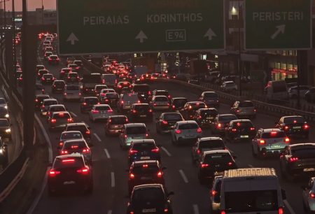 Στο «κόκκινο» οι δρόμοι για το τριήμερο της Καθαράς Δευτέρας - Πού υπάρχουν προβλήματα