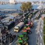 Στα μπλόκα οι αγρότες, προς αποκλεισμό το λιμάνι του Βόλου