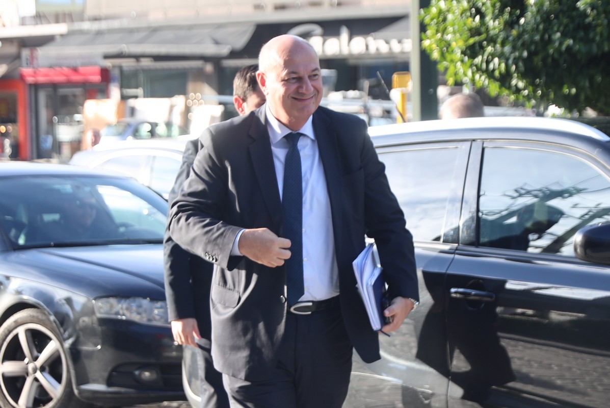 Κώστας Τσιάρας