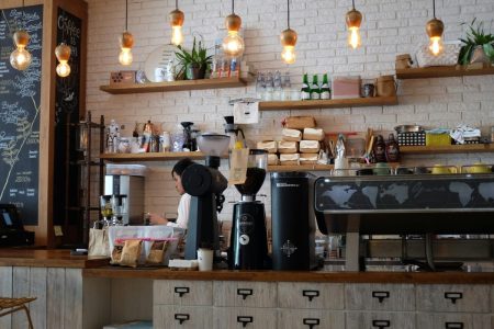 Οικονομία του καφέ: Μοντέλο με «πήλινα πόδια» ή εύκολη λύση χωρίς μεγάλο ρίσκο