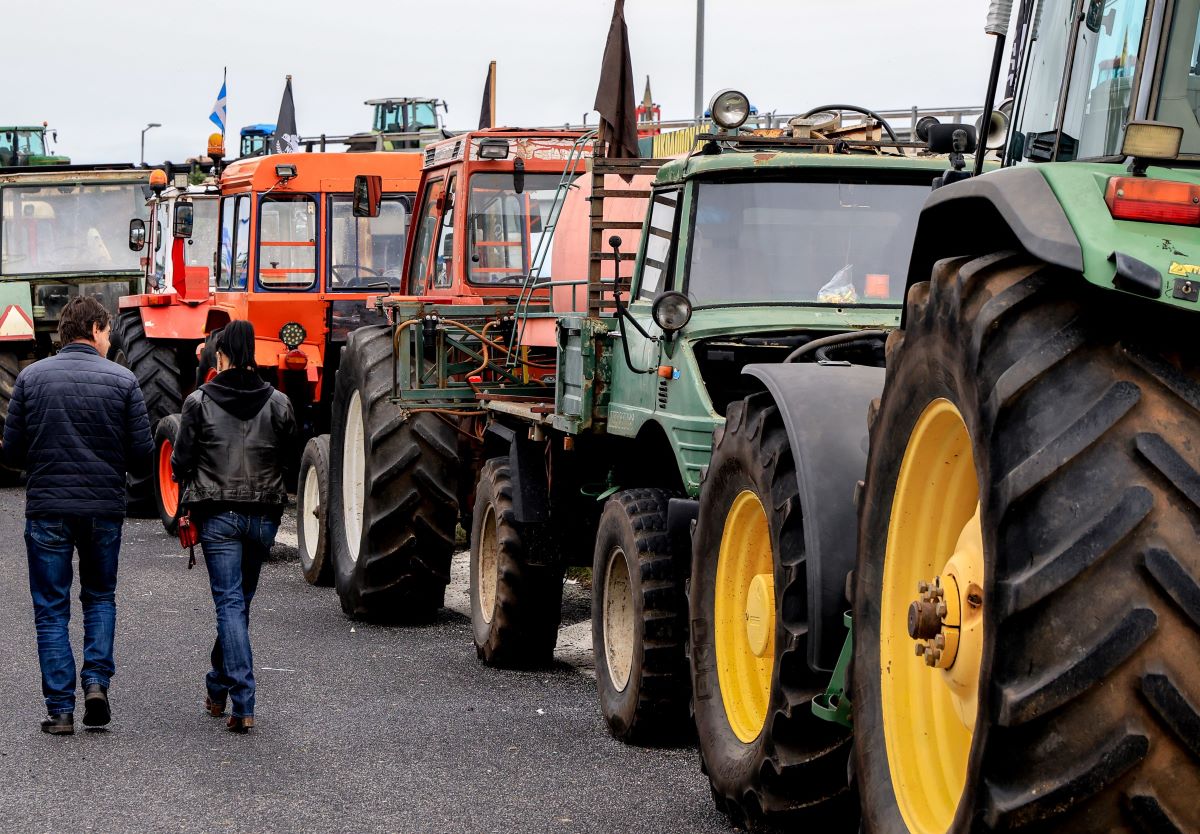 Ακαρπη η συνάντηση Χατζηδάκη,Τσιάρα – αγροτών Κρήτης – «Το νησί βρίσκεται σε οικονομικό σοκ»