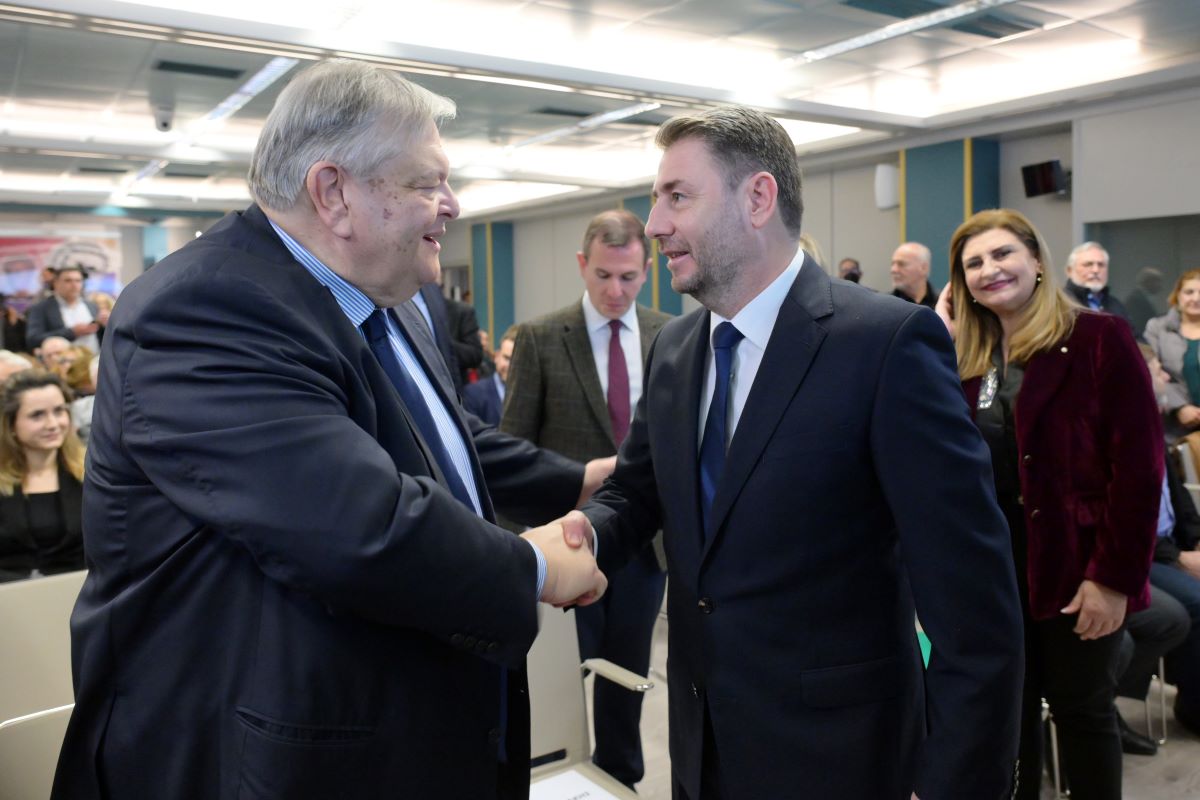 Ανδρουλάκης-Βενιζέλος: Μαζί στην πρώτη γραμμή για το άρθρο 86