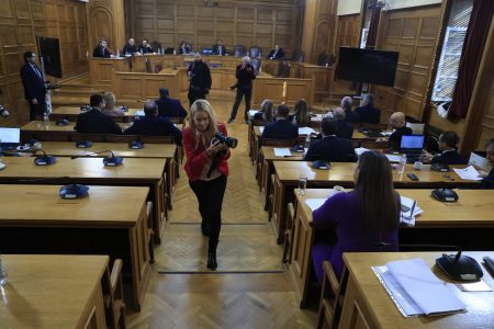 ΟΠΕΚΕΠΕ: Κατεπείγουσα προκαταρκτική για το «σόου σιωπής» του Ξυλούρη στην Εξεταστική