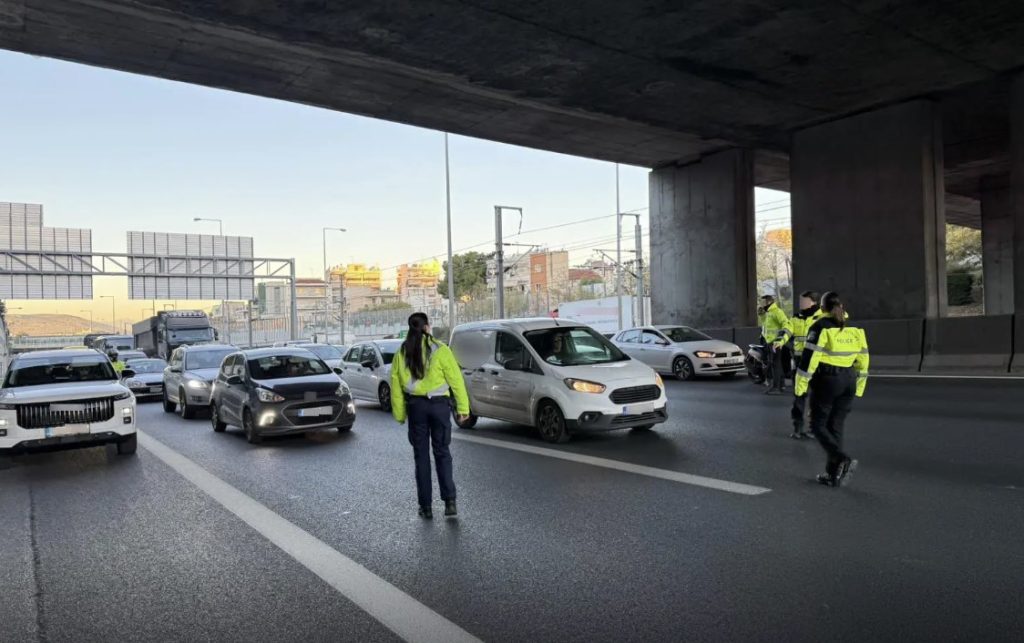 Αττική οδός: Συνελήφθη ο 28χρονος οδηγός μηχανής που παρέσυρε και τραυμάτισε αστυνομικό